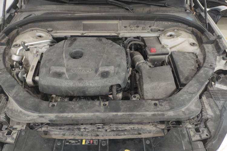 Used Volvo XC60 2019 T5 4x4 Smart Edition China V Standard Engine Bay