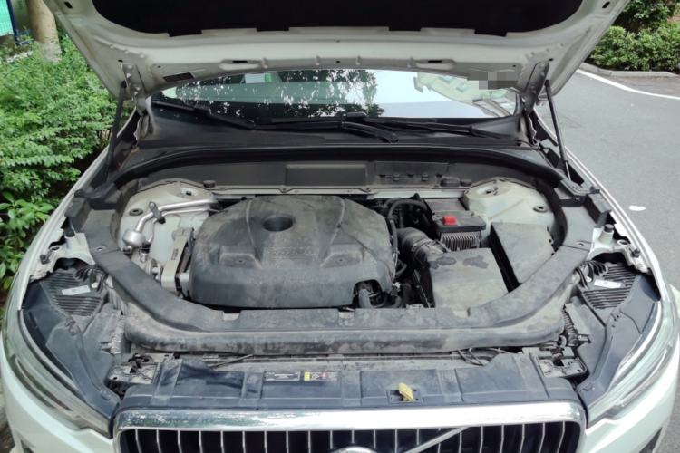 Used Volvo XC60 2019 T5 4x4 Smart Edition China V Standard Engine Bay