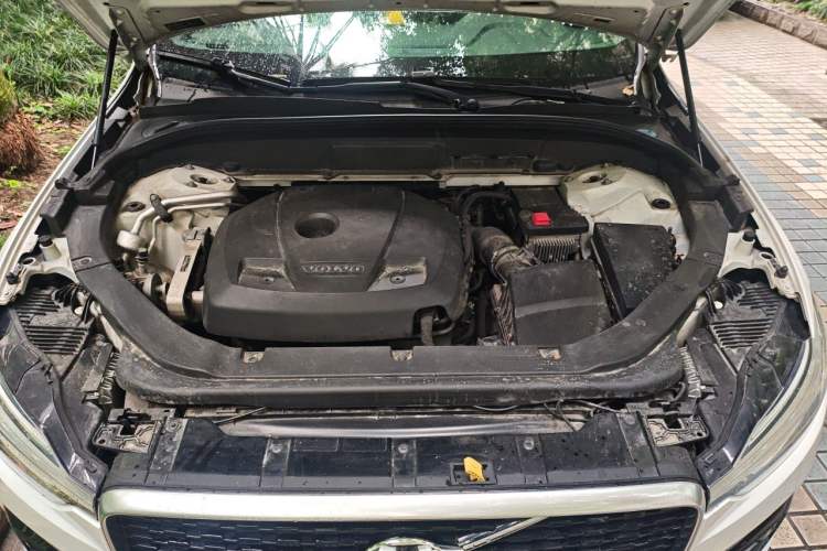 Used Volvo XC60 2019 T5 4x4 Zhiyuan Sport Edition China V Standard Engine Bay