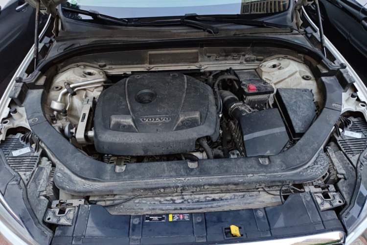 Used Volvo XC60 2019 T5 4x4 Smart Edition China V Standard Engine Bay
