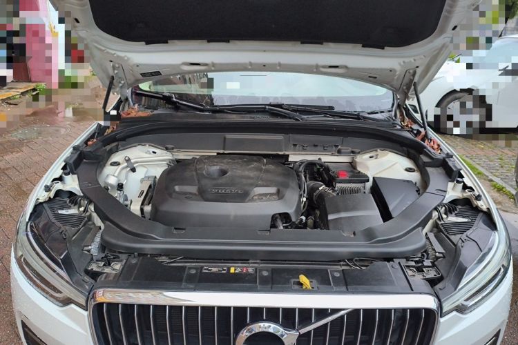 Used Volvo XC60 2019 T5 4x4 Smart Edition China VI Standard Engine Bay