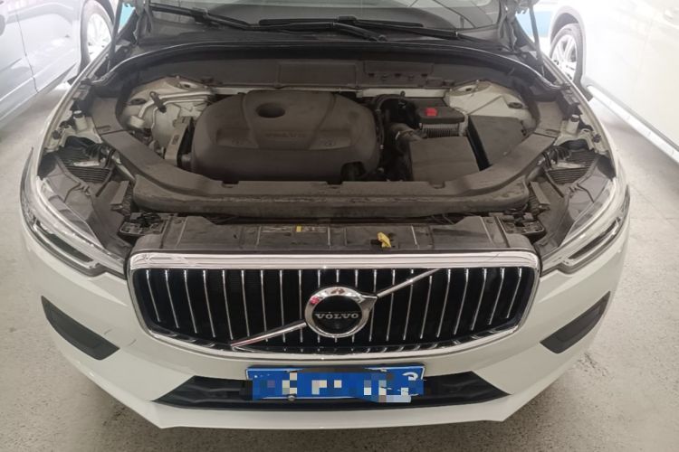 Used Volvo XC60 2019 T5 4x4 Smart Edition China VI Standard Engine Bay