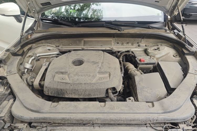Used Volvo XC60 2019 T5 4x4 Smart Edition China V Standard Engine Bay