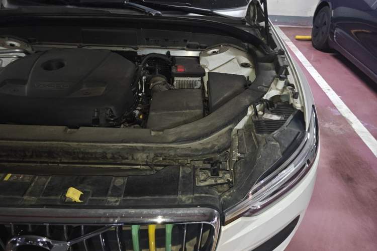 Used Volvo XC60 2019 T5 4x4 Smart Edition China V Standard Engine Bay Left