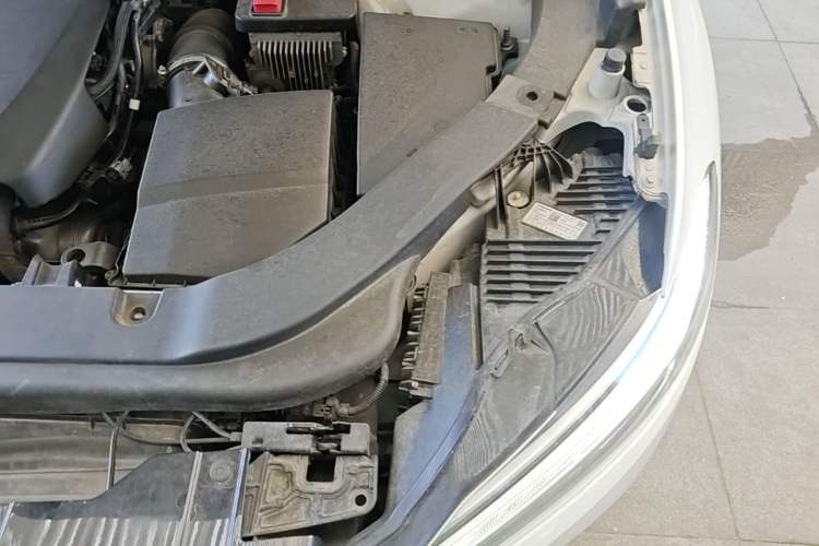 Used Volvo XC60 2019 T5 4x4 Smart Edition China V Standard Engine Bay Left