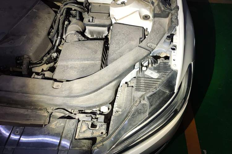 Used Volvo XC60 2019 T5 4x4 Smart Edition China V Standard Engine Bay Left