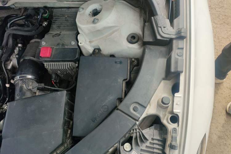 Used Volvo XC60 2019 T5 4x4 Smart Edition China V Standard Engine Bay Left