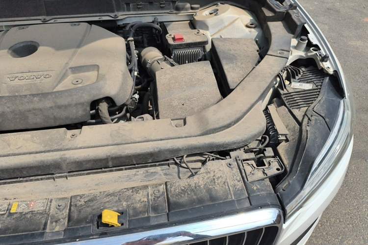 Used Volvo XC60 2019 T5 4x4 Smart Edition China V Standard Engine Bay Left