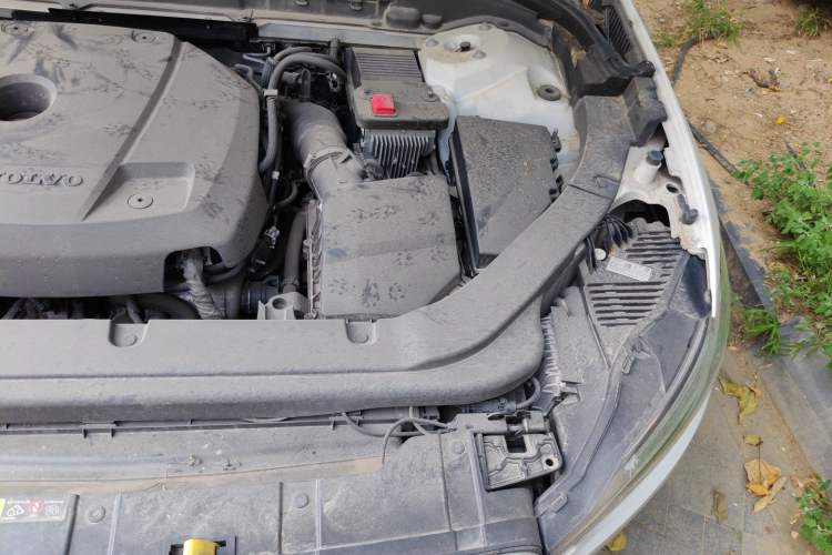 Used Volvo XC60 2019 T5 4x4 Zhiya Luxury Edition China VI Standard Engine Bay Left