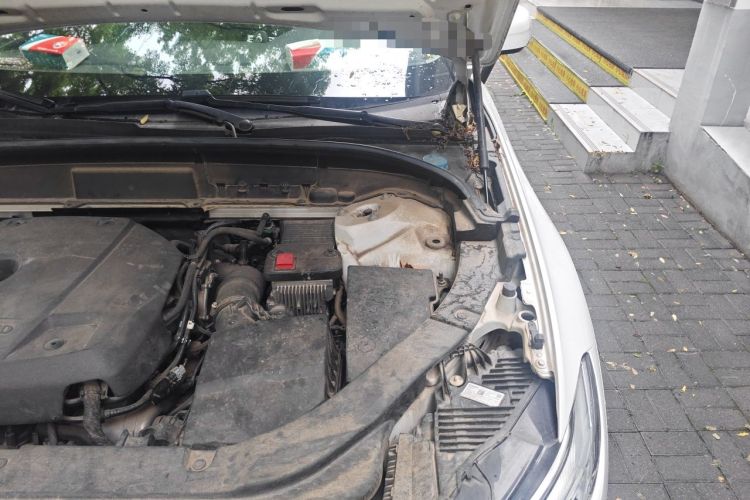 Used Volvo XC60 2019 T5 4x4 Zhiya Luxury Edition China VI Standard Engine Bay Left
