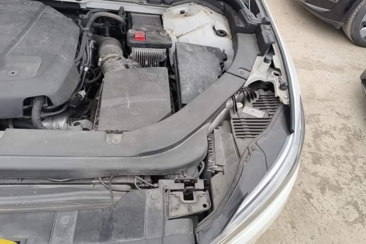 Used Volvo XC60 2019 T5 4x4 Smart Edition China V Standard Engine Bay Left