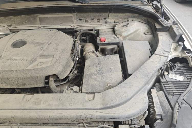 Used Volvo XC60 2019 T5 4x4 Smart Edition China V Standard Engine Bay Left