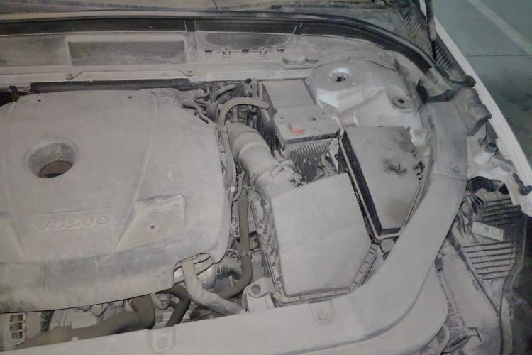 Used Volvo XC60 2019 T5 4x4 Smart Edition China V Standard Engine Bay Left