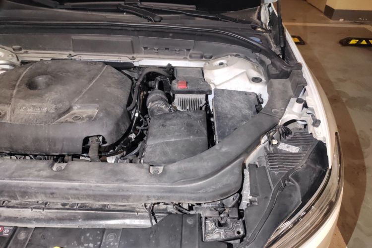 Used Volvo XC60 2019 T5 4x4 Zhiyuan Sport Edition China V Standard Engine Bay Left