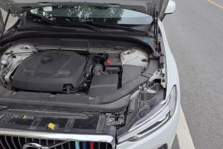 Used Volvo XC60 2019 T5 4x4 Smart Edition China V Standard Engine Bay Left