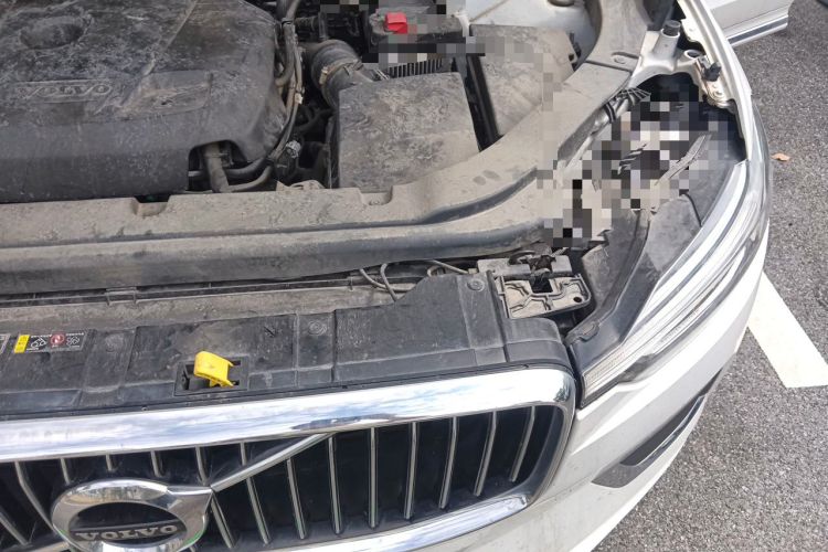 Used Volvo XC60 2019 T5 4x4 Smart Edition China VI Standard Engine Bay Left