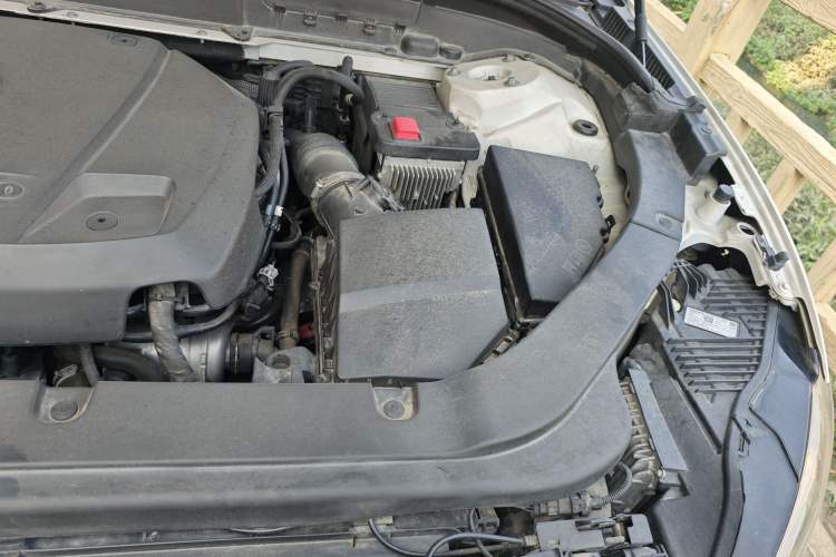 Used Volvo XC60 2019 T5 4x4 Smart Edition China V Standard Engine Bay Left