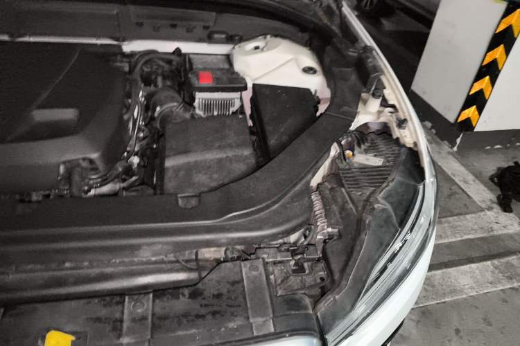 Used Volvo XC60 2019 T5 4x4 Zhiyuan Sport Edition China V Standard Engine Bay Left