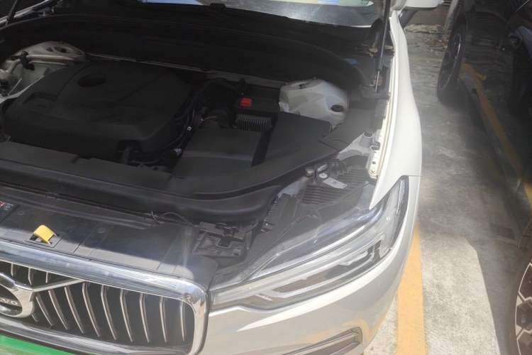 Used Volvo XC60 2019 T5 4x4 Smart Edition China V Standard Engine Bay Left