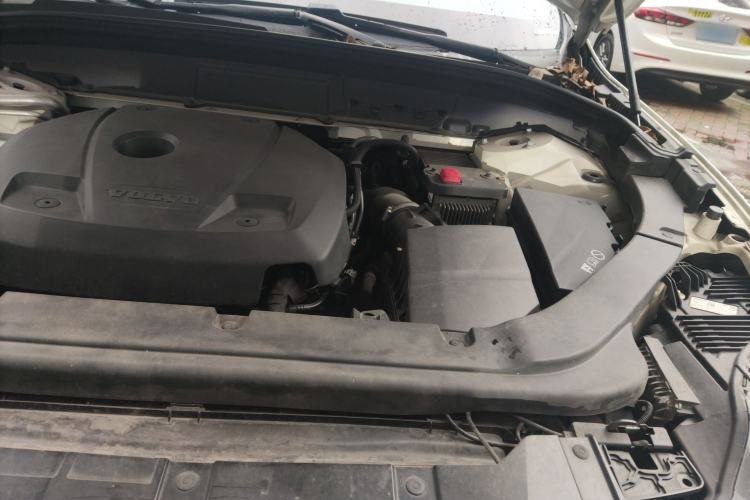 Used Volvo XC60 2019 T5 4x4 Smart Edition China V Standard Engine Bay Left