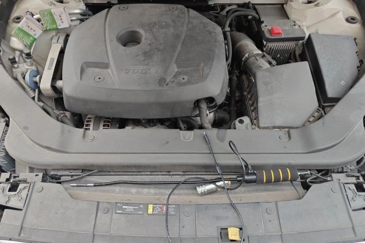 Used Volvo XC60 2019 T5 4x4 Smart Edition China VI Standard Engine Bay