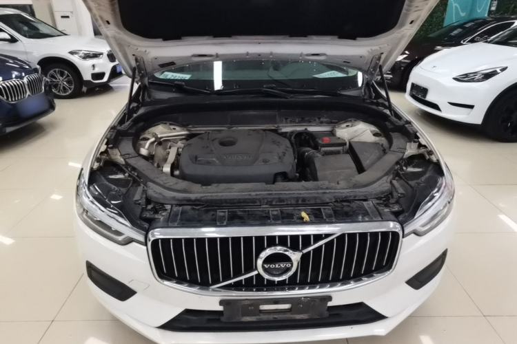 Used Volvo XC60 2019 T5 4x4 Zhiyuan Edition China VI Standard Engine Bay