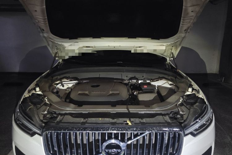 Used Volvo XC60 2019 T5 4x4 Smart Edition China V Standard Engine Bay