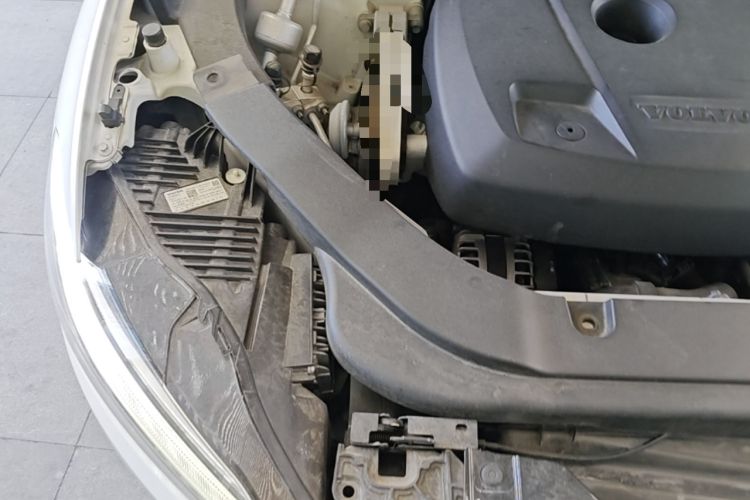 Used Volvo XC60 2019 T5 4x4 Smart Edition China V Standard Engine Bay Right