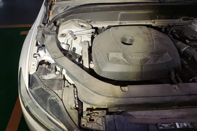 Used Volvo XC60 2019 T5 4x4 Smart Edition China V Standard Engine Bay Right