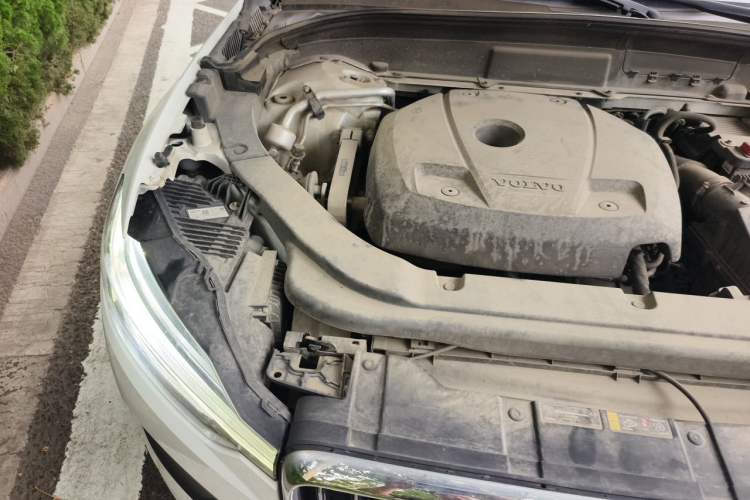 Used Volvo XC60 2019 T4 Zhiyi Edition China V Standard Engine Bay Right