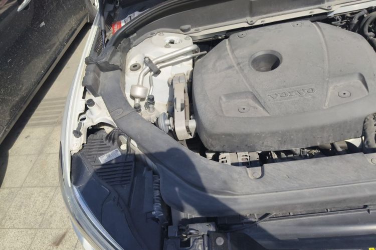 Used Volvo XC60 2019 T5 4x4 Smart Edition China V Standard Engine Bay Right
