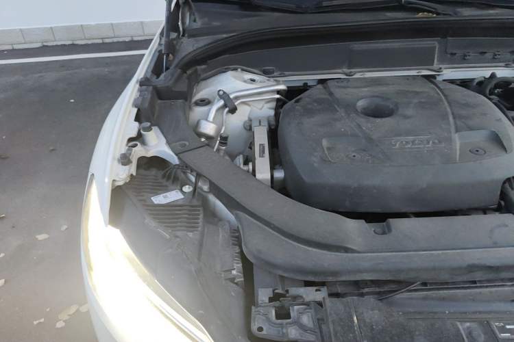 Used Volvo XC60 2019 T5 4x4 Smart Edition China V Standard Engine Bay Right