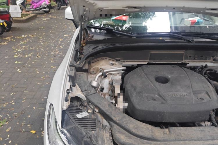 Used Volvo XC60 2019 T5 4x4 Zhiya Luxury Edition China VI Standard Engine Bay Right