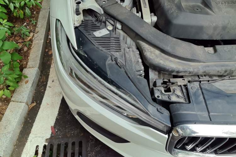 Used Volvo XC60 2019 T5 4x4 Smart Edition China V Standard Engine Bay Right