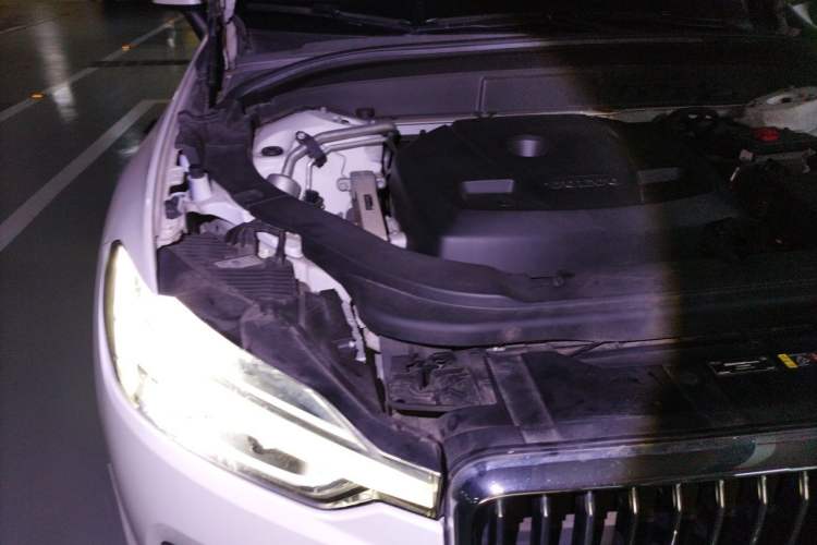 Used Volvo XC60 2019 T5 4x4 Smart Edition China V Standard Engine Bay Right