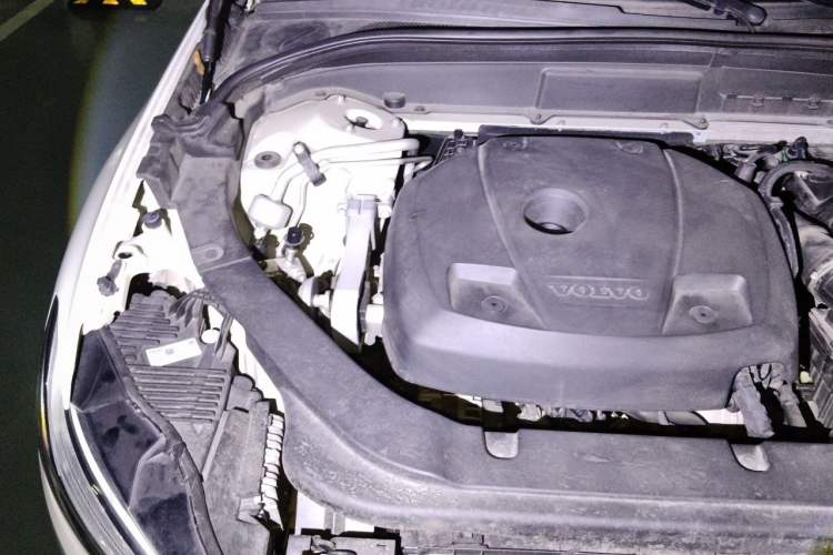 Used Volvo XC60 2019 T5 4x4 Zhiya Luxury Edition China V Standard Engine Bay Right