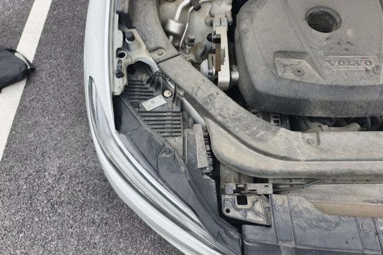 Used Volvo XC60 2019 T5 4x4 Smart Edition China V Standard Engine Bay Right