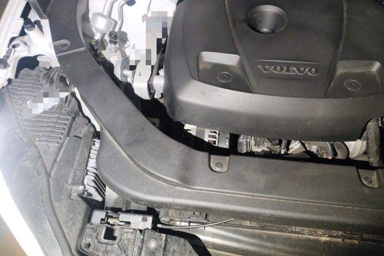 Used Volvo XC60 2019 T5 4x4 Smart Edition China V Standard Engine Bay Right