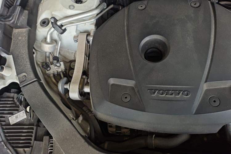 Used Volvo XC60 2019 T5 4x4 Zhiyuan Sport Edition China V Standard Engine Bay Right