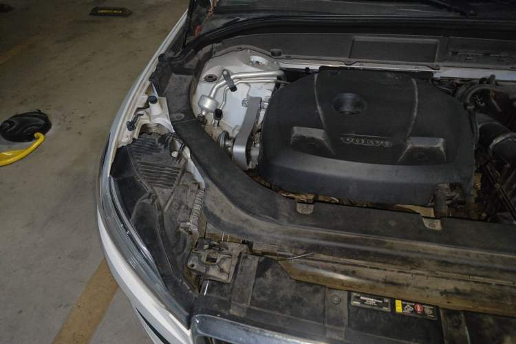 Used Volvo XC60 2019 T5 4x4 Smart Edition China V Standard Engine Bay Right