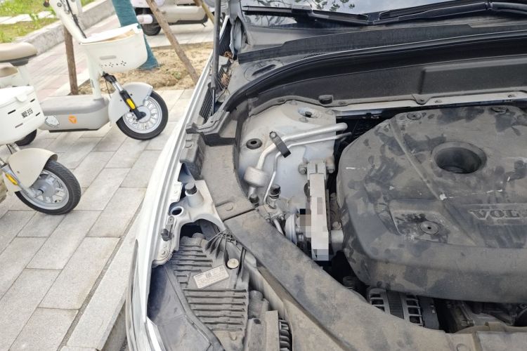 Used Volvo XC60 2019 T5 4x4 Smart Edition China V Standard Engine Bay Right