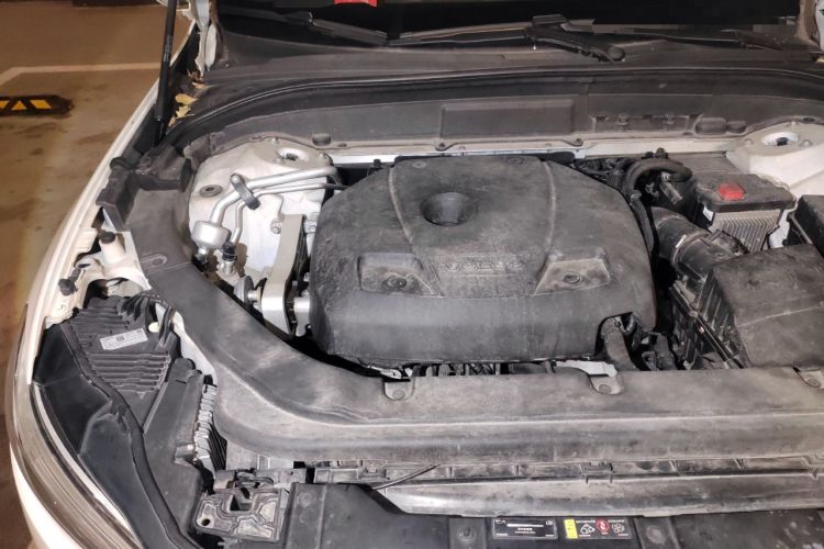 Used Volvo XC60 2019 T5 4x4 Zhiyuan Sport Edition China V Standard Engine Bay Right