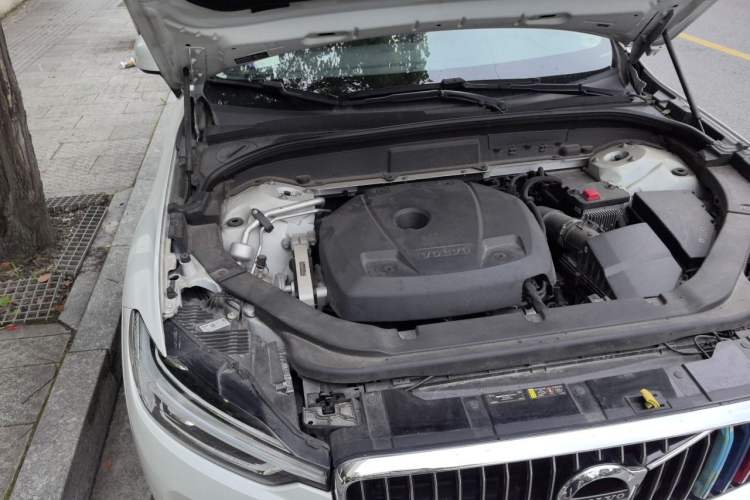 Used Volvo XC60 2019 T5 4x4 Smart Edition China V Standard Engine Bay Right