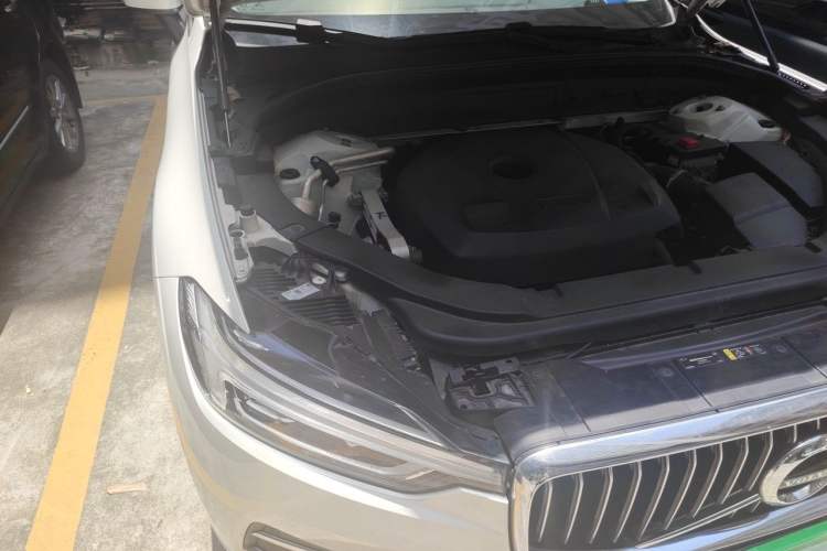 Used Volvo XC60 2019 T5 4x4 Smart Edition China V Standard Engine Bay Right