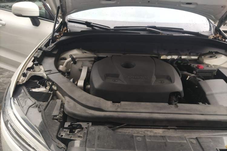 Used Volvo XC60 2019 T5 4x4 Smart Edition China V Standard Engine Bay Right
