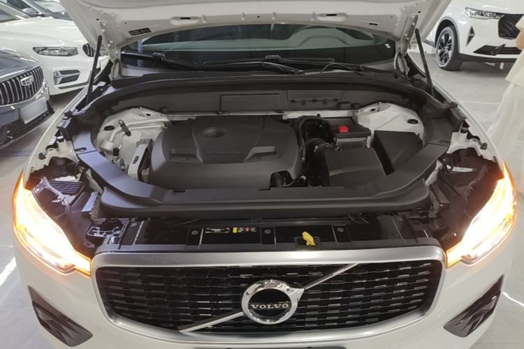 Used Volvo XC60 2019 T5 4x4 Zhiyuan Sport Edition China V Standard Engine Bay