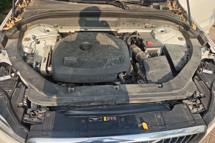 Used Volvo XC60 2019 T5 4x4 Smart Edition China V Standard Engine Bay