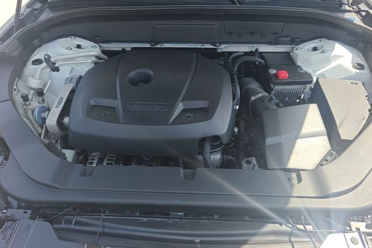 Used Volvo XC60 2019 T4 Zhiyi Edition China V Standard Engine Bay