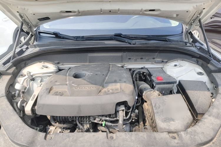 Used Volvo XC60 2019 T5 4x4 Smart Edition China V Standard Engine Bay