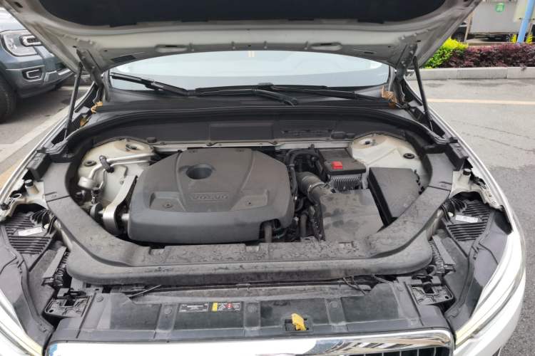 Used Volvo XC60 2019 T4 Zhiyi Edition China V Standard Engine Bay